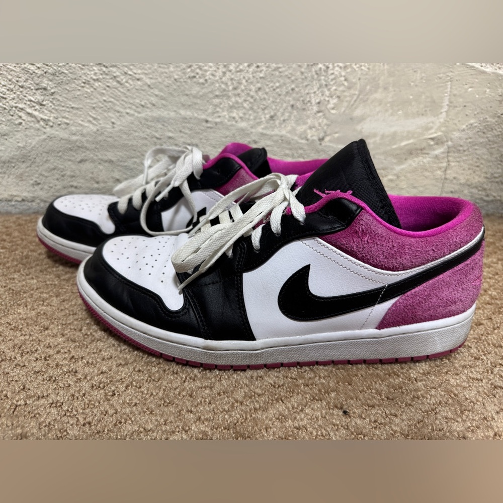 Jordan 1 low fuchsia - size 12